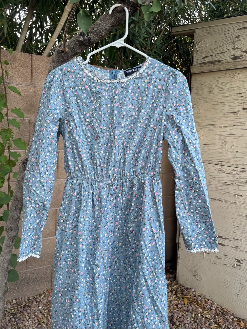 Blue Floral Lace-Trim maxi Dress